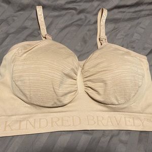 Kindred Brave nursing/pumping bra